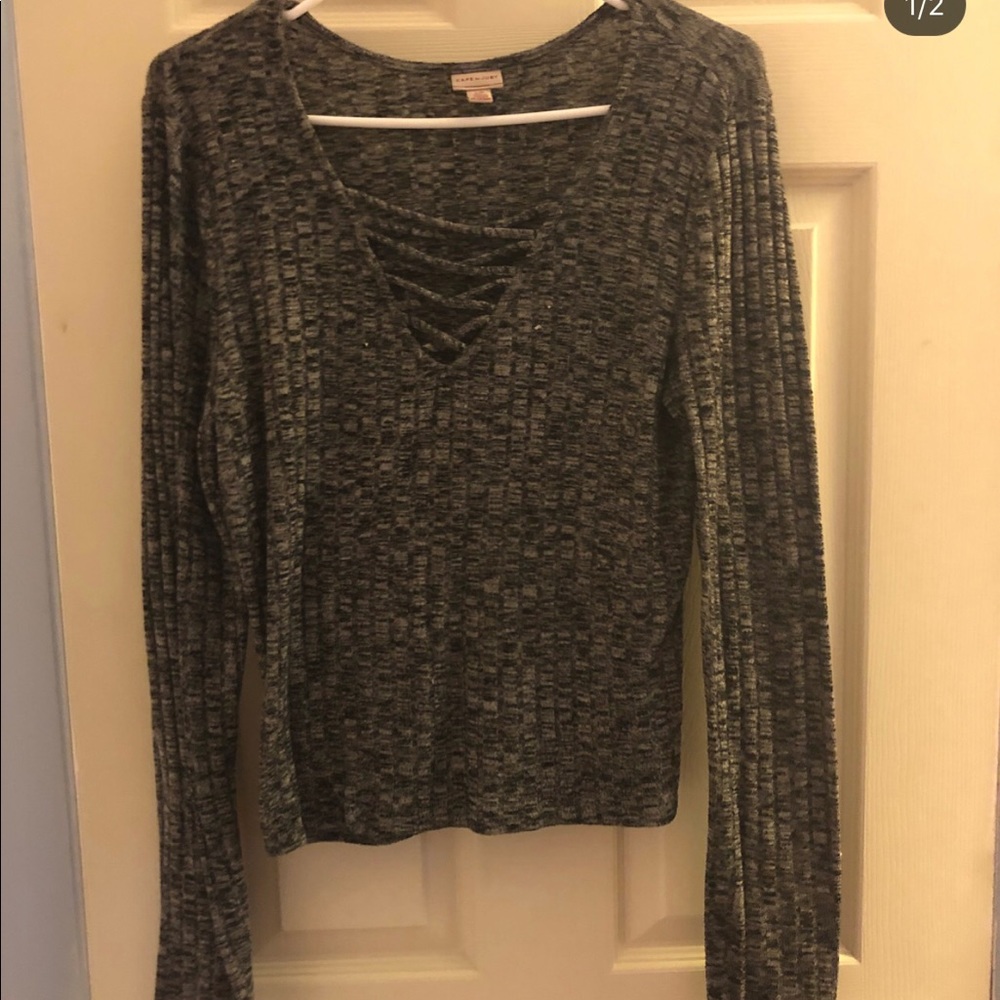 criss cross shirt - size large